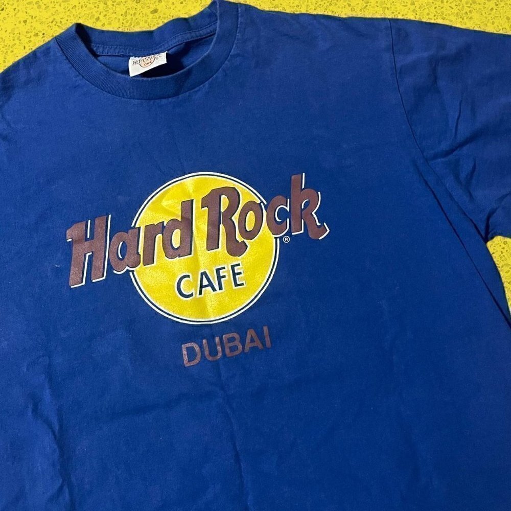 Vintage HARD ROCK t shirt - Picture 2 of 6